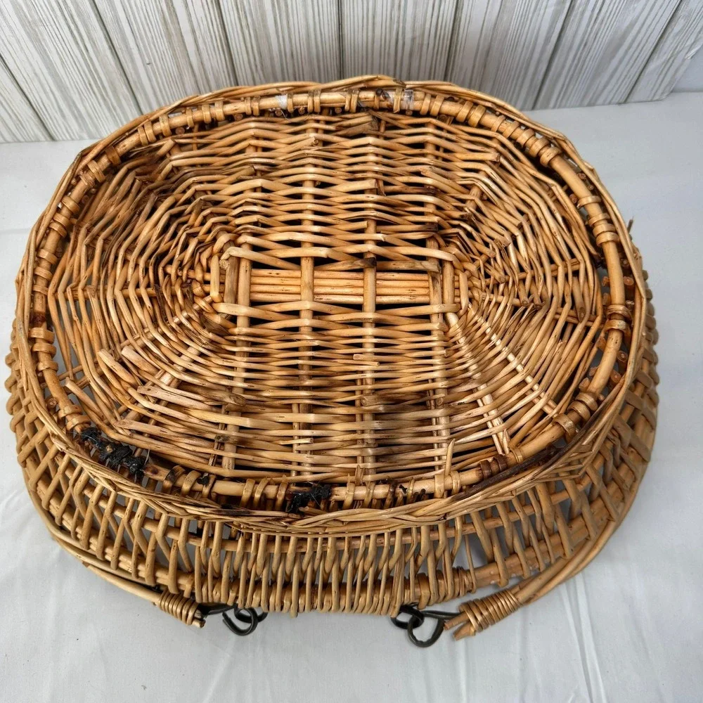 Vintage Oval Wicker Basket with Folding Handles‎ Natural Tan Farmhouse Decor